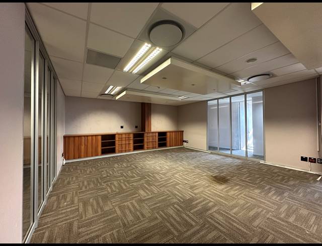 493.70M² OFFICE TO LET IN HIGHVELD